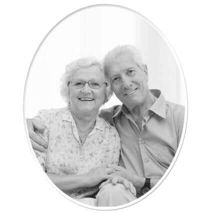2.625 x 3.375 – Oval Ceramic Photo – Black & White